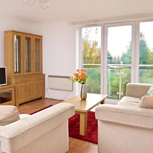 - Economy - Close To Airport Ee1 Apartment