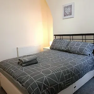 Bright, Comfortable Home, Convenient For Centre Holiday home